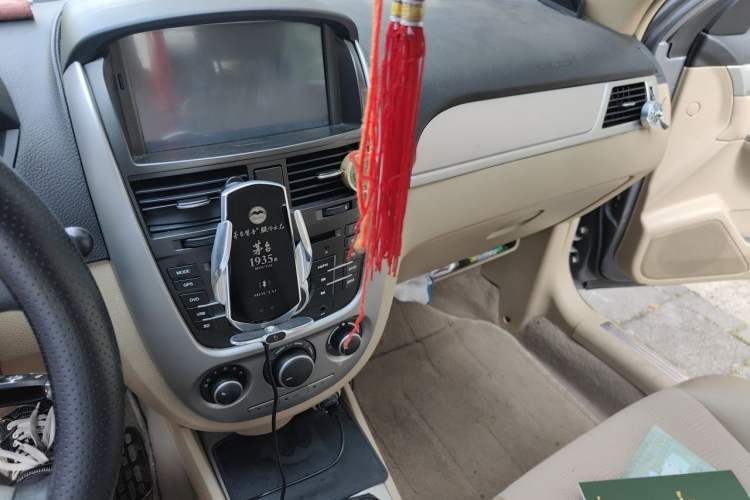Used Buick Excelle 2011 1.6 LX-MT Audio And AC Panel