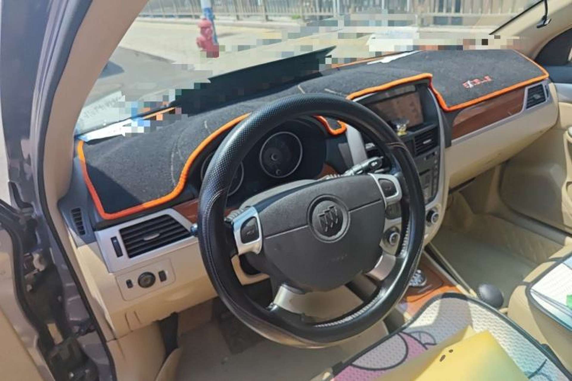 Used Buick Excelle 2011 1.6 LE-AT Center Console