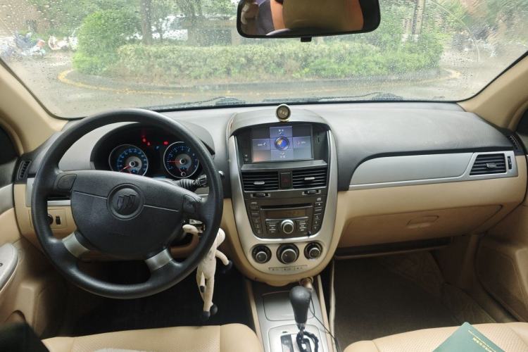 Used Buick Excelle 2011 1.6LX-AT Center Console