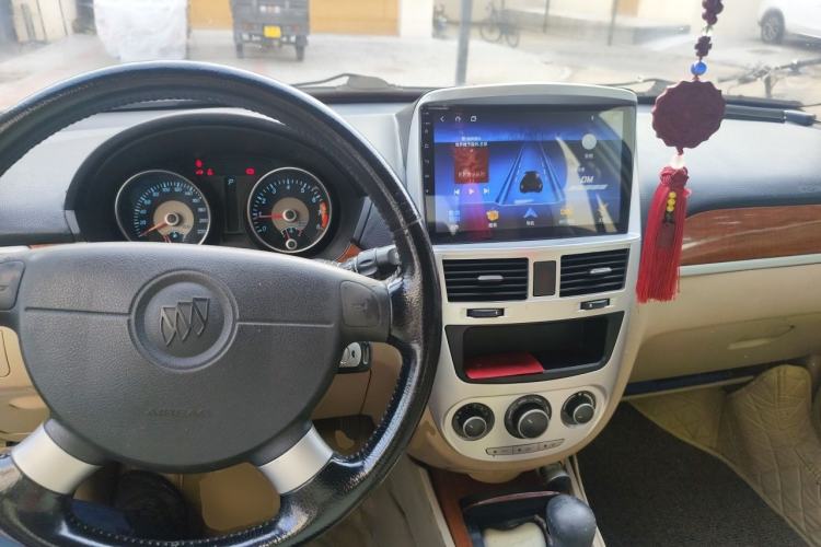 Used Buick Excelle 2011 1.6 LE-AT Center Console