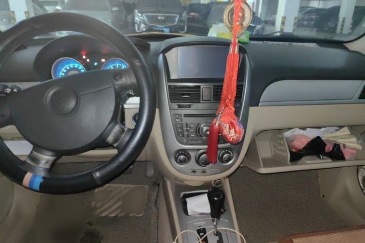 Used Buick Excelle 2011 1.6 LE-AT Center Console