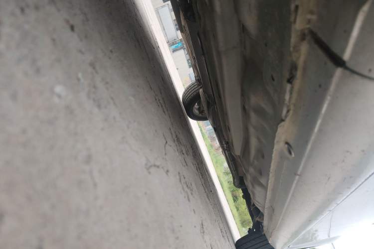 Used Buick Excelle 2011 1.6 LE-MT Chassis Front Left