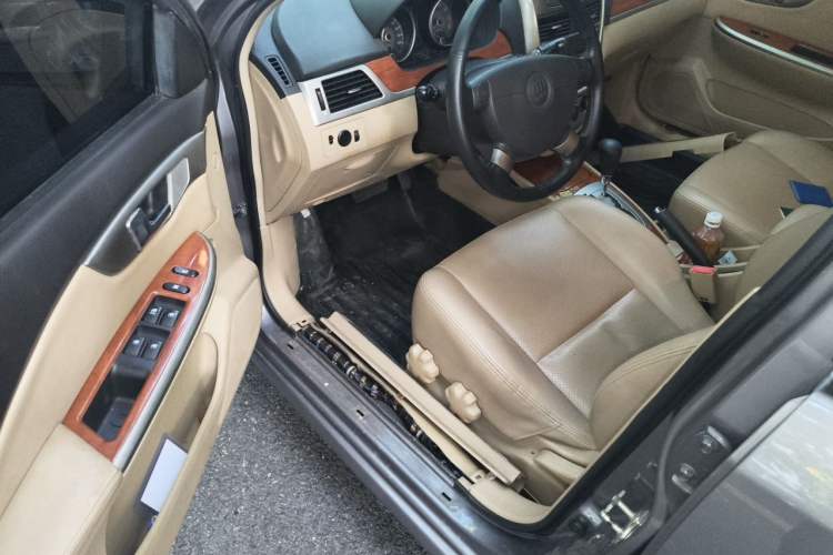 Used Buick Excelle 2011 1.6 LE-AT Driver Seat