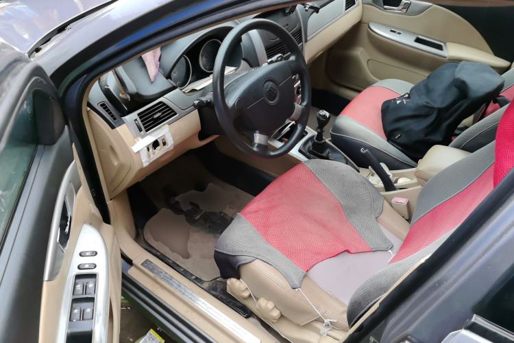 Used Buick Excelle 2011 1.6 LX-MT Driver Seat