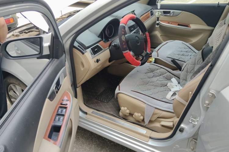 Used Buick Excelle 2011 1.6 LE-AT Driver Seat