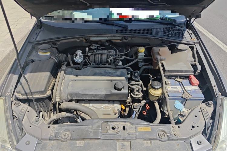 Used Buick Excelle 2011 1.6 LE-AT Engine Bay