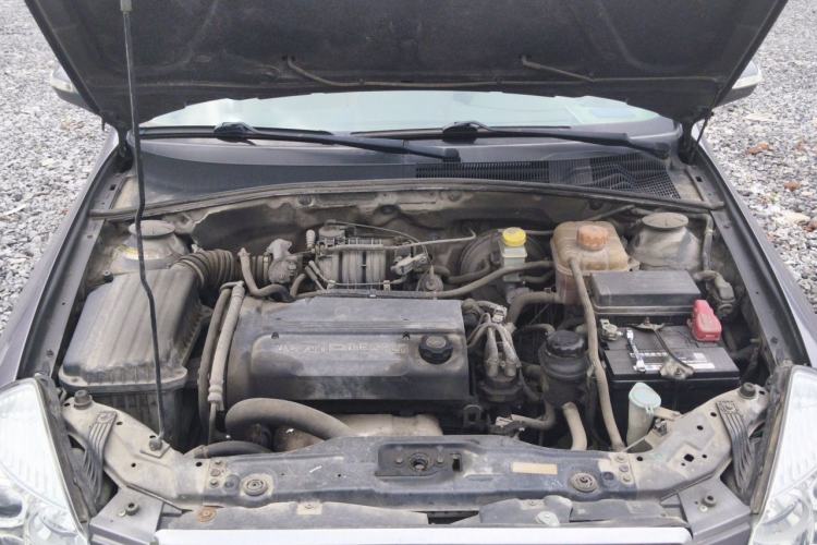 Used Buick Excelle 2011 1.6 LX-MT Engine Bay