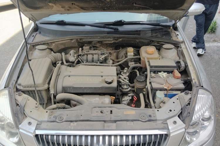 Used Buick Excelle 2011 1.6 LE-AT Engine Bay