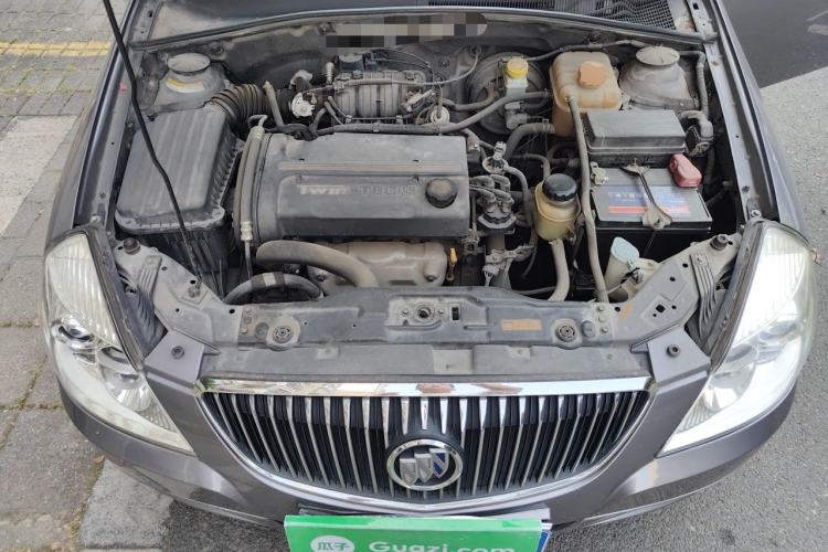 Used Buick Excelle 2011 1.6 LX-MT Engine Bay