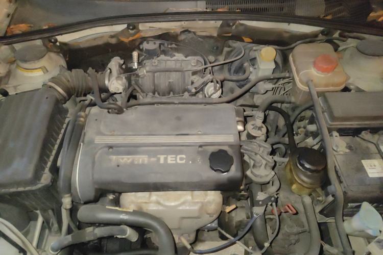Used Buick Excelle 2011 1.6LX-AT Engine Bay