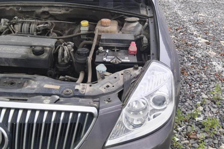 Used Buick Excelle 2011 1.6 LX-MT Engine Bay Left