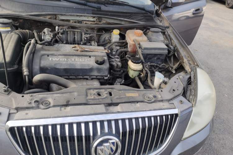 Used Buick Excelle 2011 1.6 LE-MT Engine Bay Left