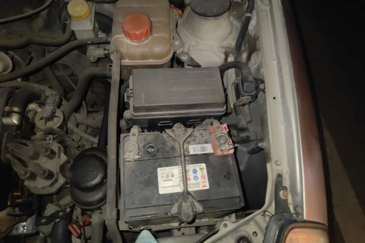 Used Buick Excelle 2011 1.6LX-AT Engine Bay Left