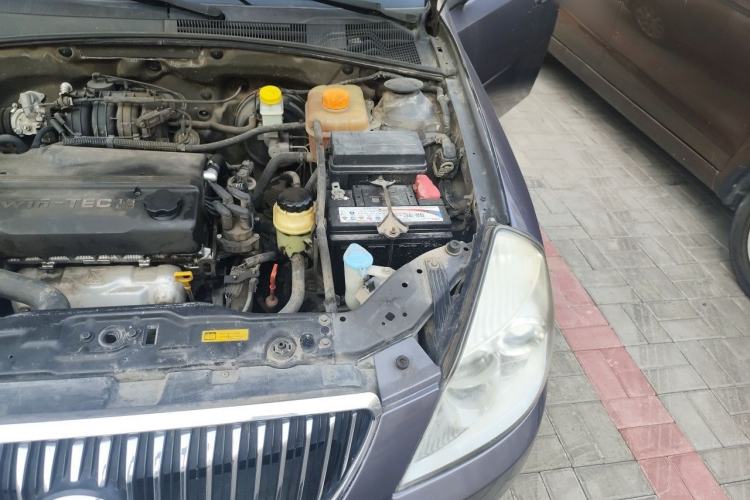 Used Buick Excelle 2011 1.6 LE-AT Engine Bay Left