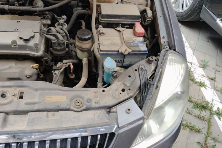 Used Buick Excelle 2011 1.6LX-AT Engine Bay Left
