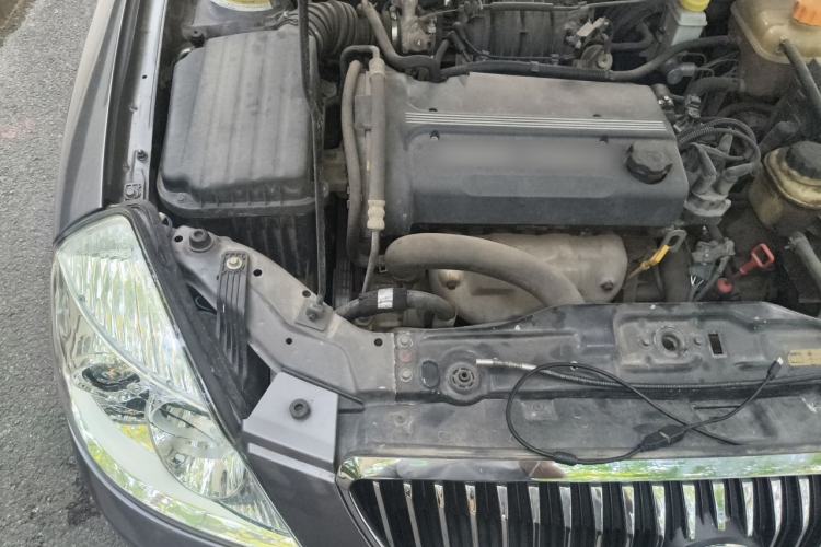 Used Buick Excelle 2011 1.6 LE-AT Engine Bay Right