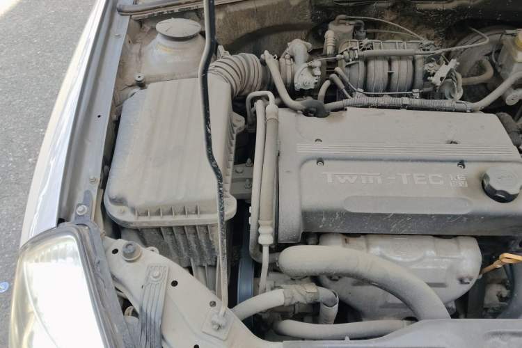 Used Buick Excelle 2011 1.6 LE-AT Engine Bay Right