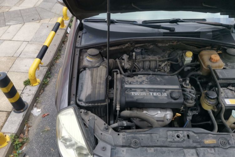 Used Buick Excelle 2011 1.6 LX-MT Engine Bay Right