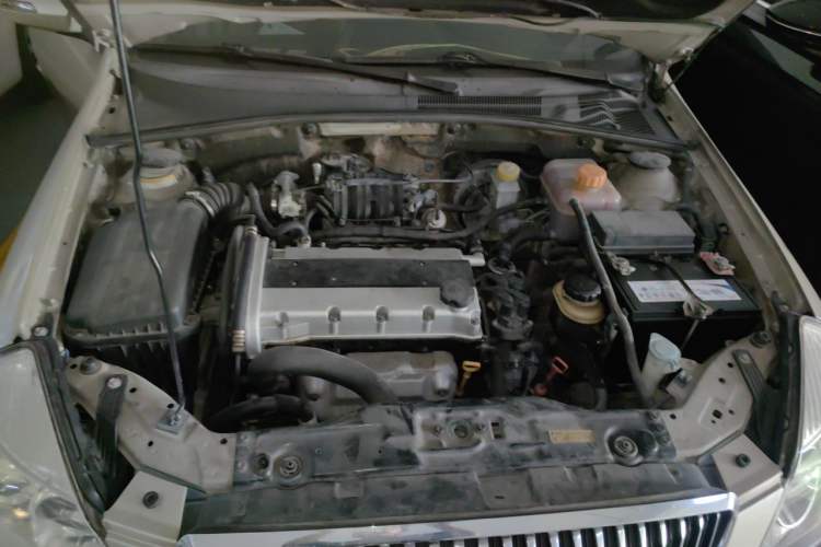Used Buick Excelle 2011 1.6 LE-AT Engine Bay