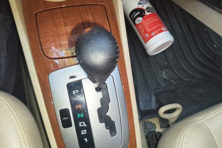 Used Buick Excelle 2011 1.6 LE-AT Gear Lever