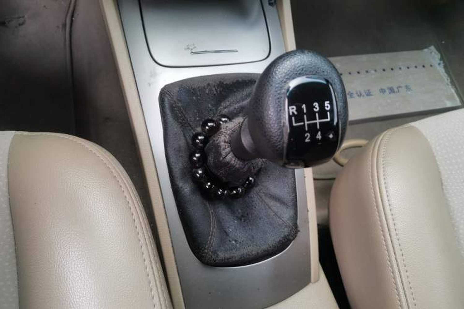 Used Buick Excelle 2011 1.6 LX-MT Gear Lever