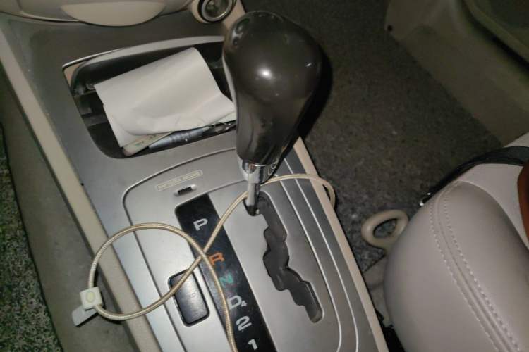 Used Buick Excelle 2011 1.6 LE-AT Gear Lever