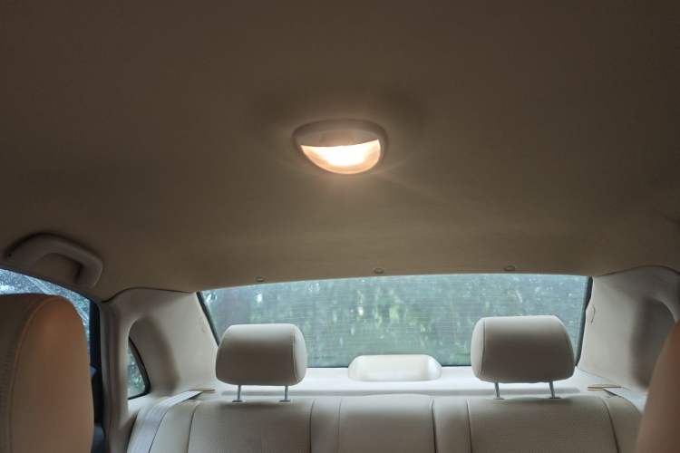 Used Buick Excelle 2011 1.6LX-AT Headliner