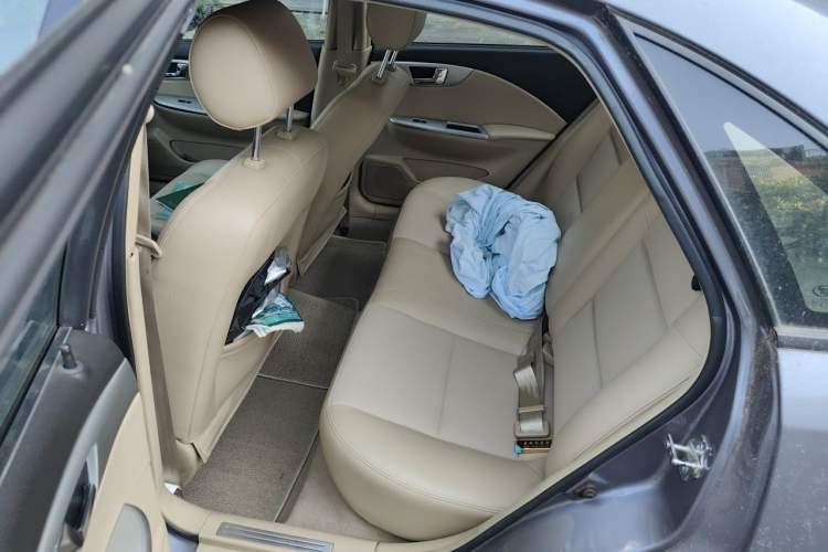 Used Buick Excelle 2011 1.6 LX-MT Left Rear Seat