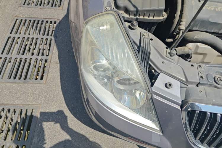 Used Buick Excelle 2011 1.6 LE-AT Right Front Headlight