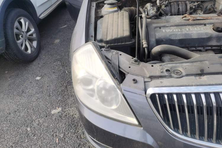 Used Buick Excelle 2011 1.6 LE-MT Right Front Headlight