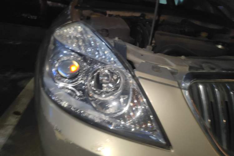 Used Buick Excelle 2011 1.6LX-AT Right Front Headlight