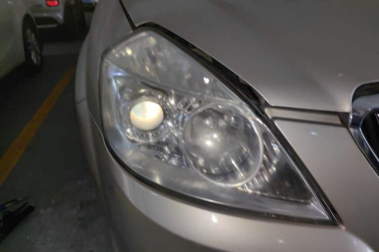 Used Buick Excelle 2011 1.6 LE-AT Right Front Headlight