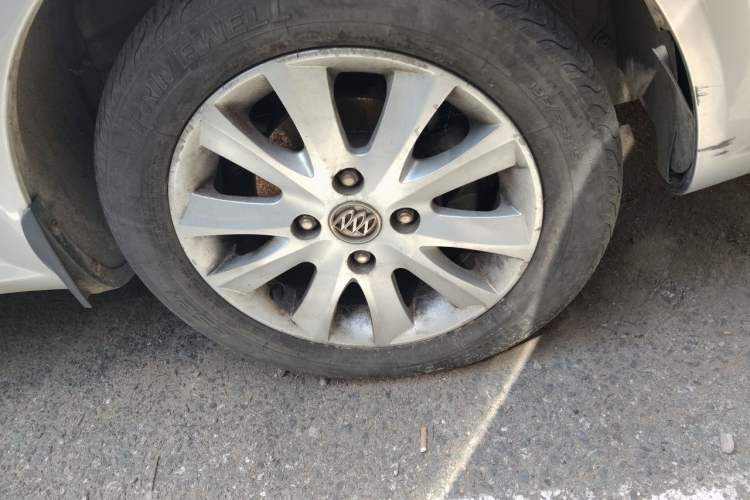 Used Buick Excelle 2011 1.6 LE-AT Right Front Wheel Hub