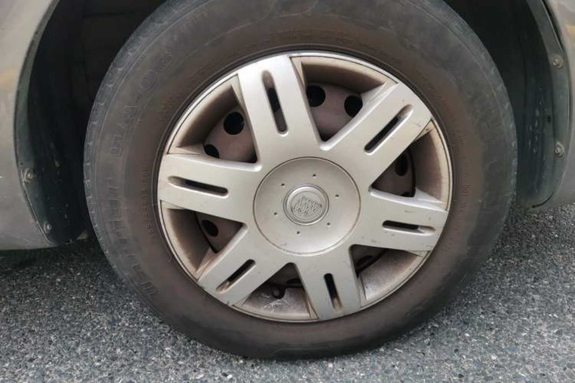 Used Buick Excelle 2011 1.6 LX-MT Right Front Wheel Hub