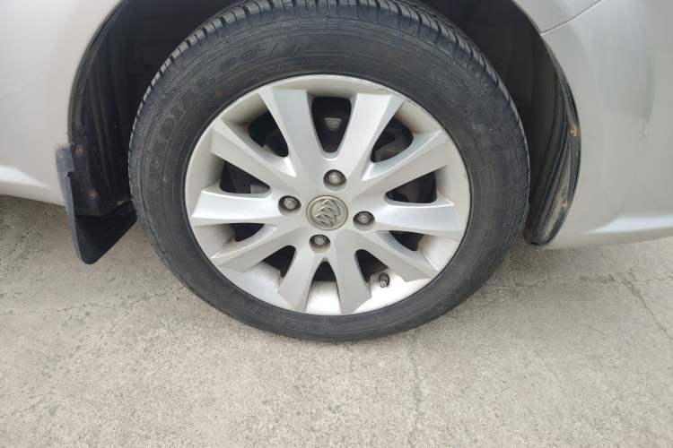Used Buick Excelle 2011 1.6 LE-MT Right Front Wheel Hub