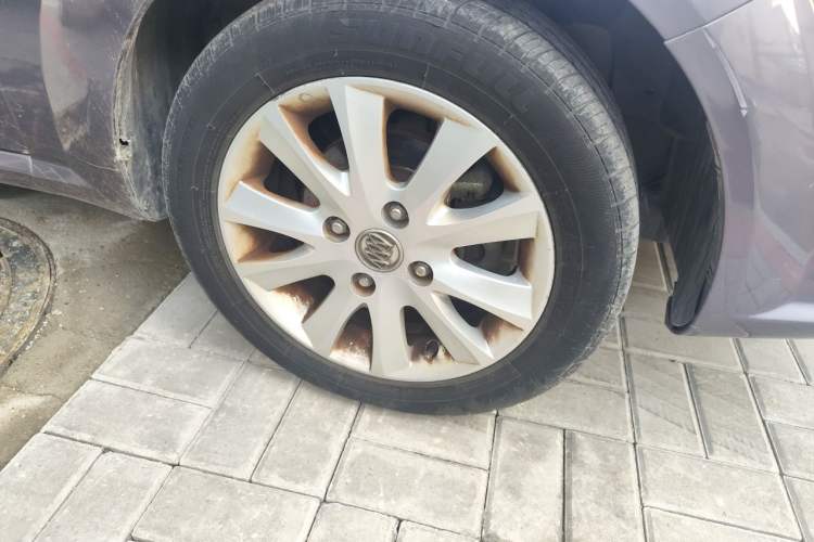 Used Buick Excelle 2011 1.6 LE-AT Right Front Wheel Hub
