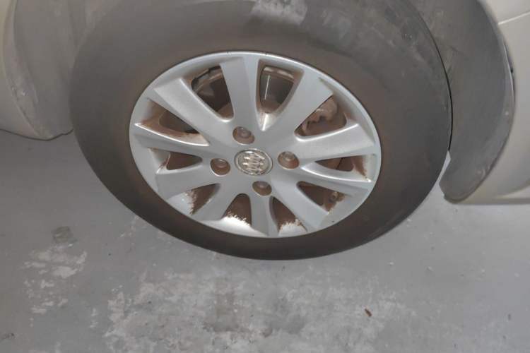 Used Buick Excelle 2011 1.6 LE-AT Right Front Wheel Hub