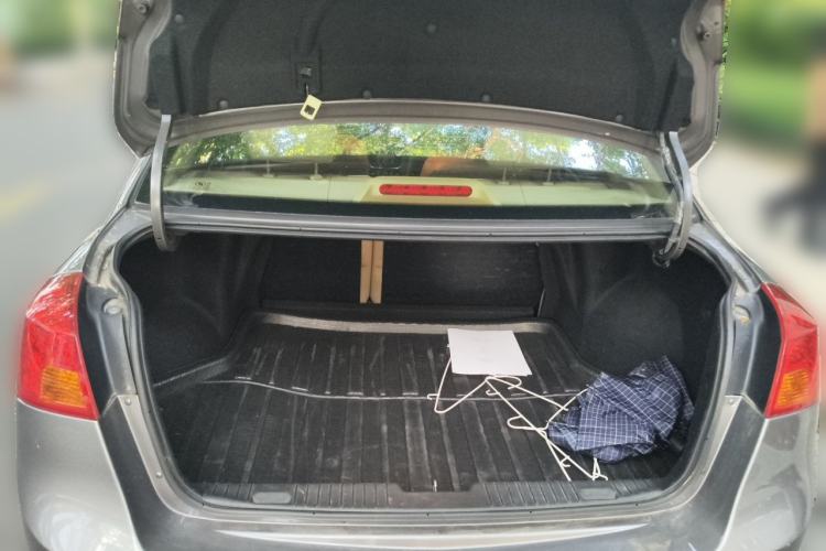 Used Buick Excelle 2011 1.6 LE-AT Trunk