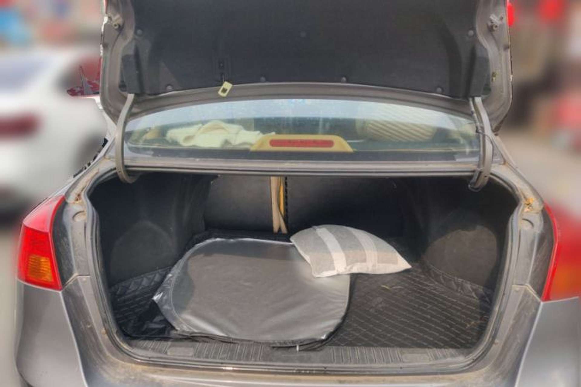 Used Buick Excelle 2011 1.6 LX-MT Trunk