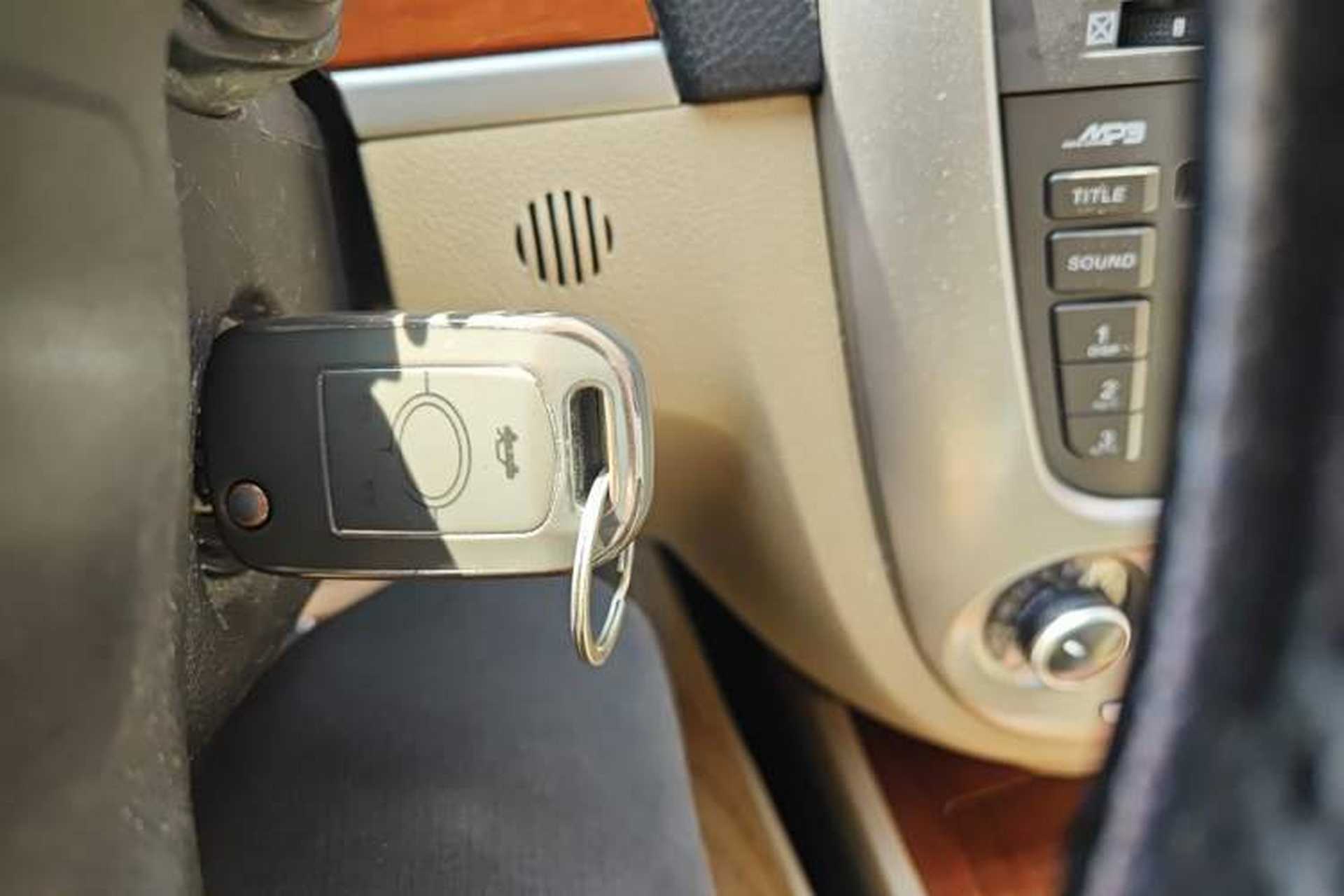 Used Buick Excelle 2011 1.6 LE-AT Vehicle Key