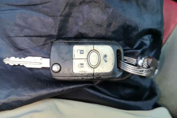 Used Buick Excelle 2011 1.6 LX-MT Vehicle Key