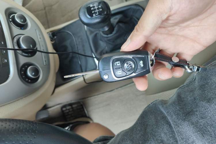 Used Buick Excelle 2011 1.6 LX-MT Vehicle Key