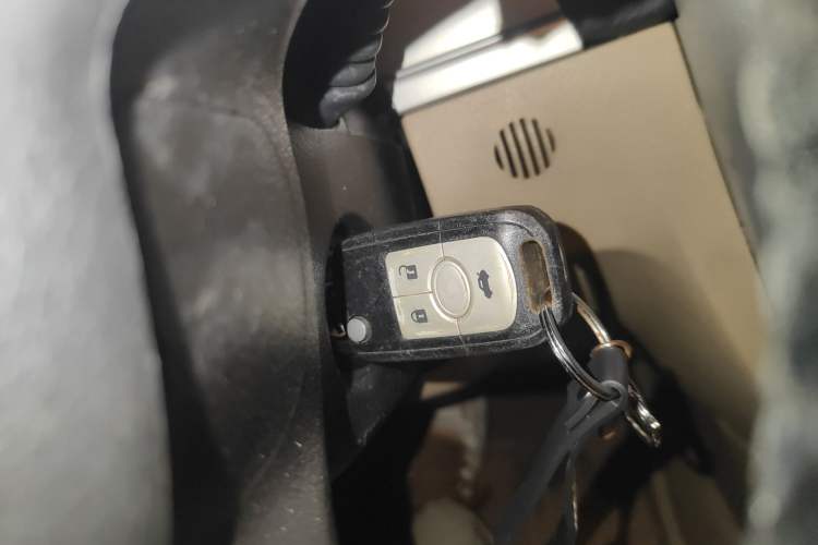 Used Buick Excelle 2011 1.6LX-AT Vehicle Key