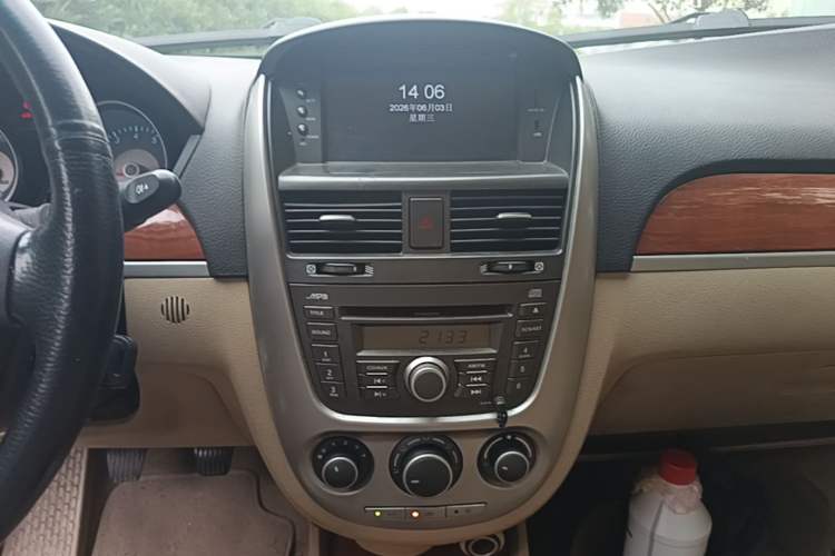 Used Buick Excelle 2011 1.6 LE-MT Audio And AC Panel