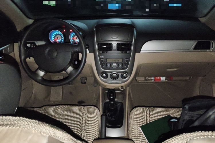 Used Buick Excelle 2011 1.6 LX-MT Center Console