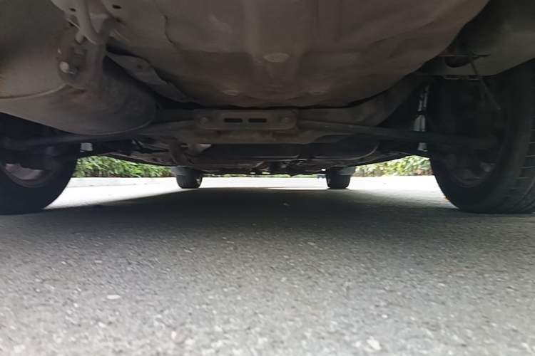 Used Buick Excelle 2011 1.6 LE-MT Chassis Rear