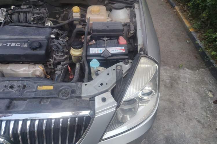 Used Buick Excelle 2011 1.6 LE-AT Engine Bay Left