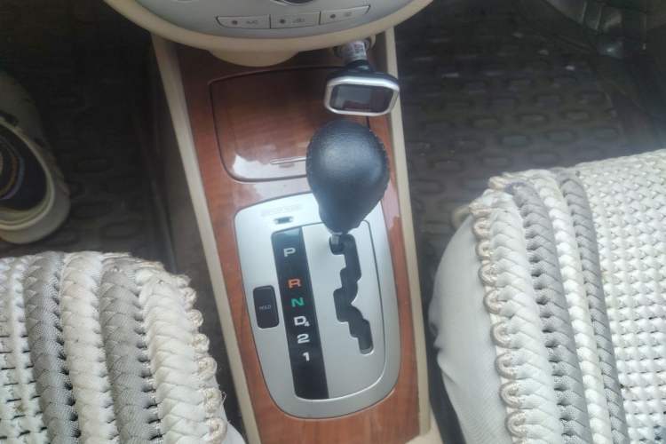 Used Buick Excelle 2011 1.6 LE-AT Gear Lever