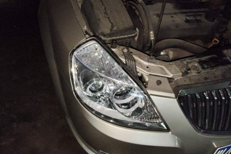 Used Buick Excelle 2011 1.6 LX-MT Right Front Headlight