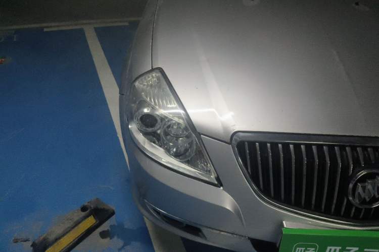 Used Buick Excelle 2011 1.6 LX-MT Right Front Headlight